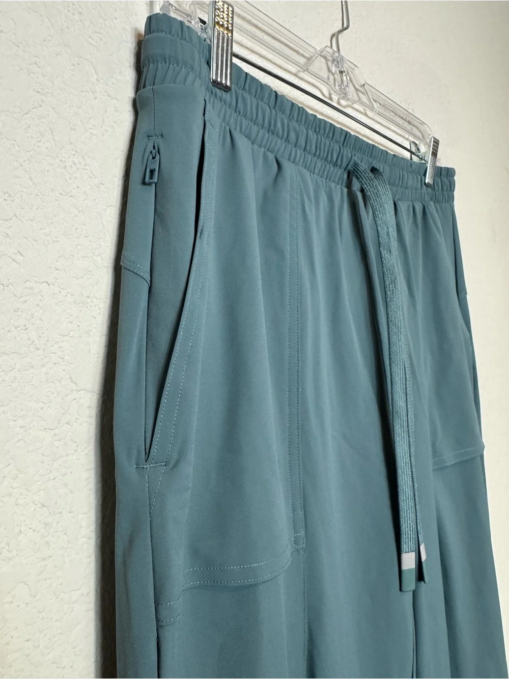 Fabletics Women’s Teal Drawstring Jogger Pants with Pockets Athleisure Casual L